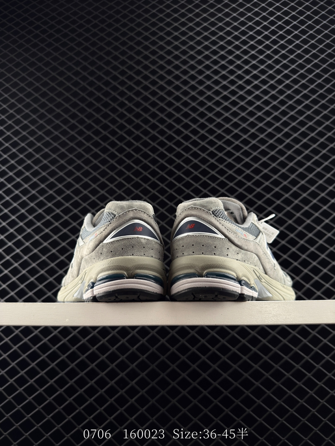 New Balance  ML2002RC